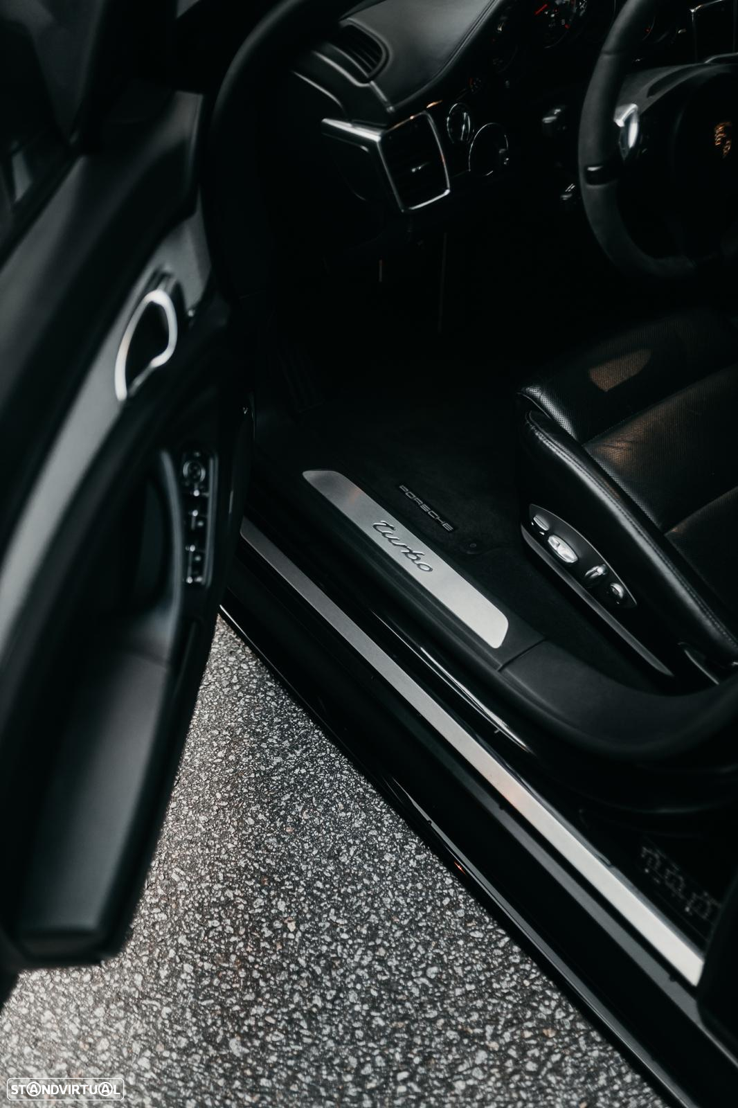 Porsche Panamera Turbo PDK - 27