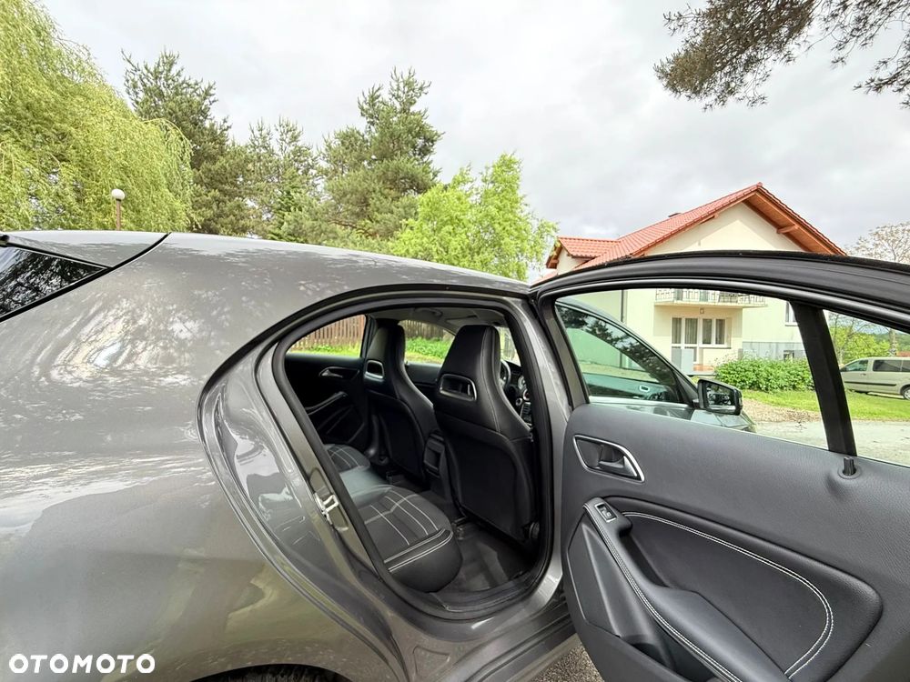 Mercedes-Benz Klasa A 180 (BlueEFFICIENCY) - 30