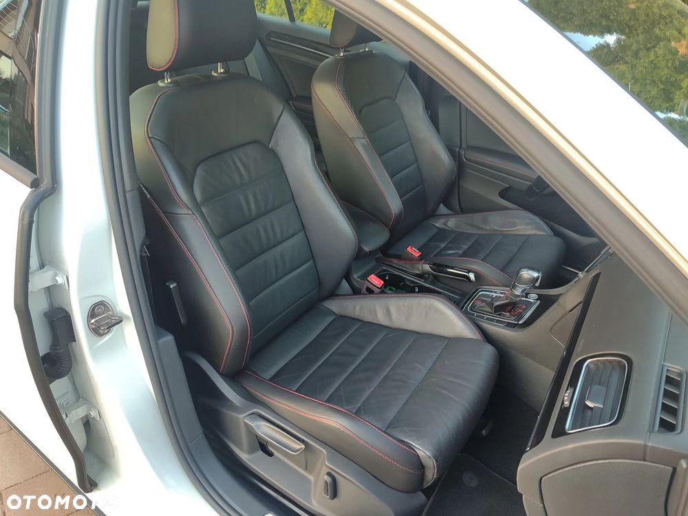 Volkswagen Golf GTI (BlueMotion Technology) DSG - 17