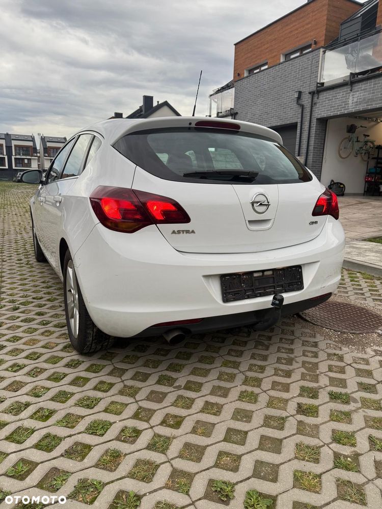 Opel Astra 2.0 CDTI Cosmo - 17