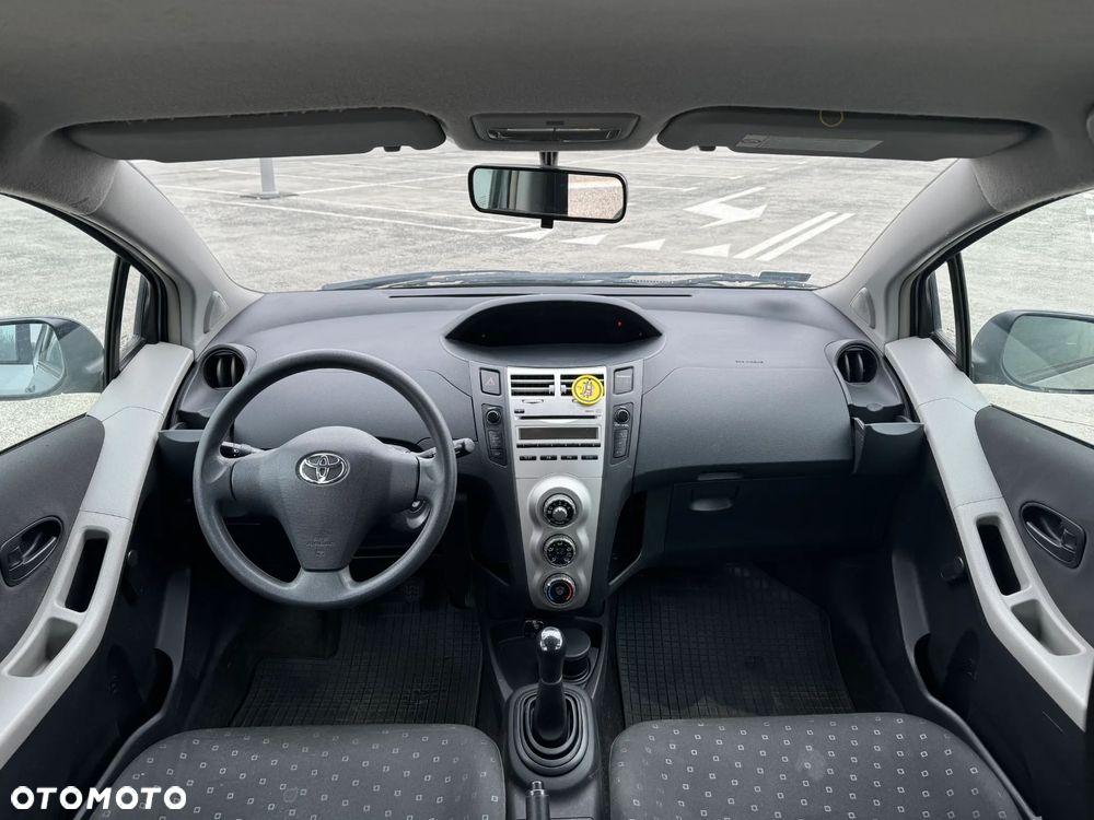 Toyota Yaris 1.0 Terra A/C - 11