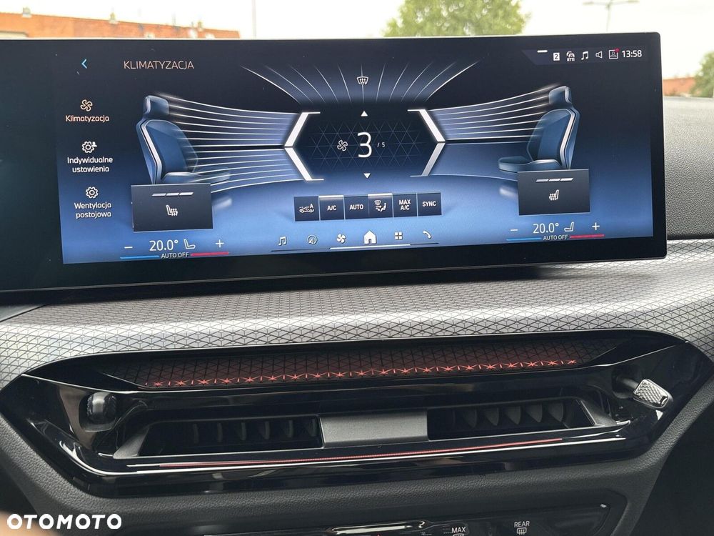 BMW Seria 3 330i xDrive M Sport sport - 23