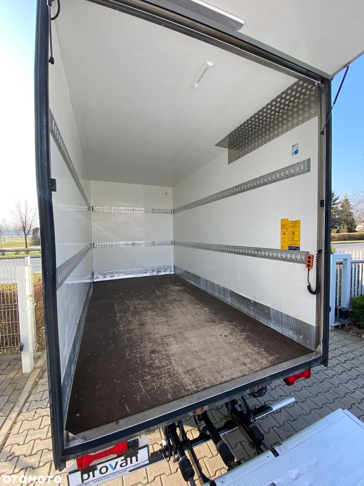 Iveco DAILY 35-160 HI-MATIC KONTENER WINDA WYSOKOŚĆ KONTENERA 2,5 M - 22