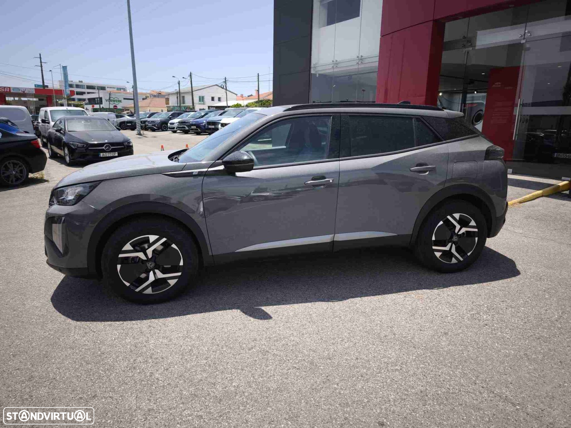 Peugeot e-2008 50 kWh Allure - 3
