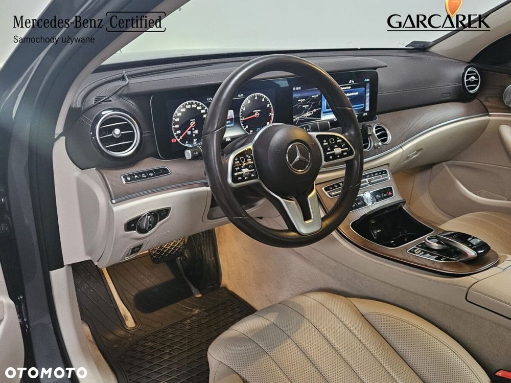 Mercedes-Benz Klasa E - 16