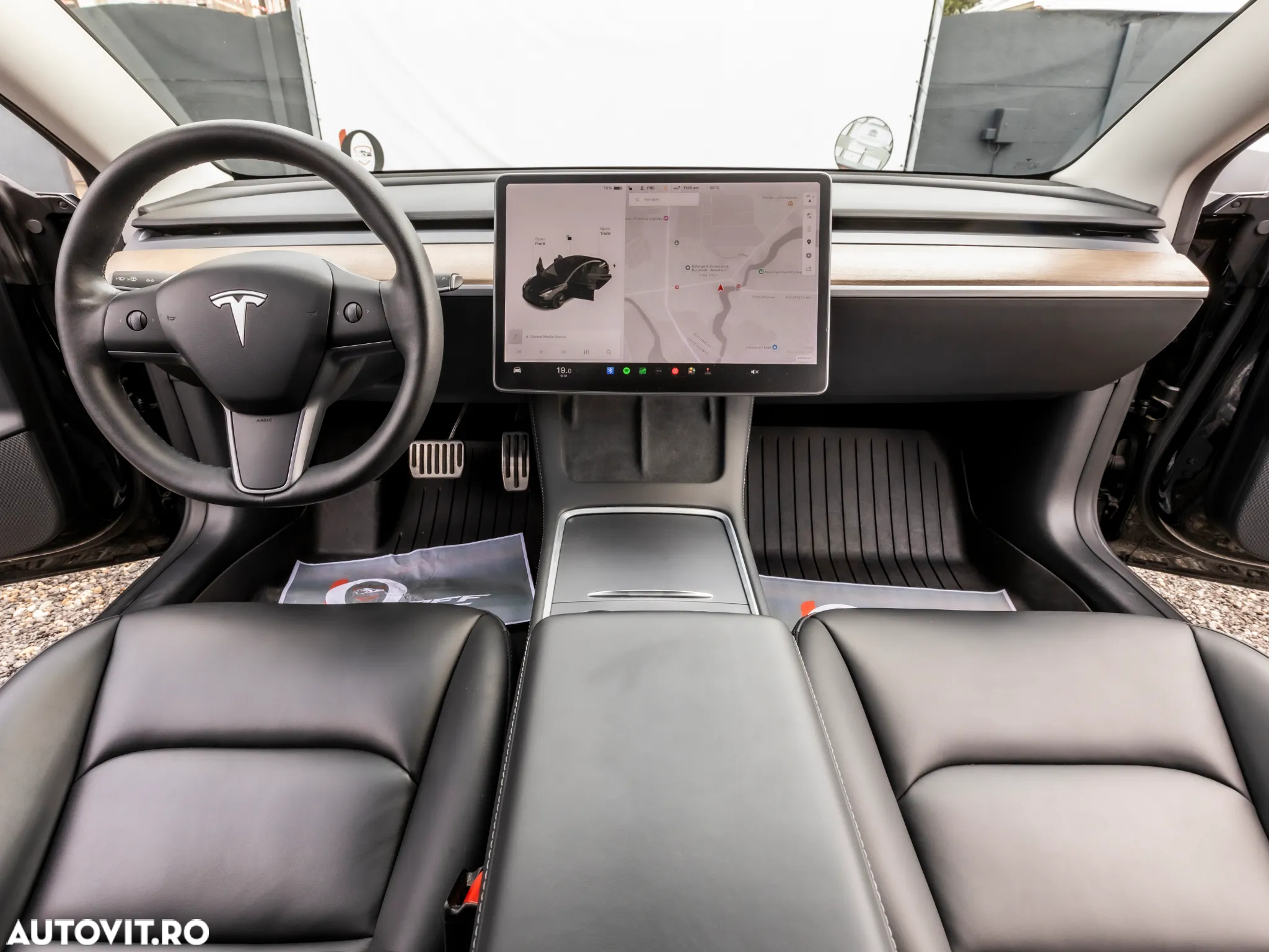 Tesla Model 3 Long Range - 17