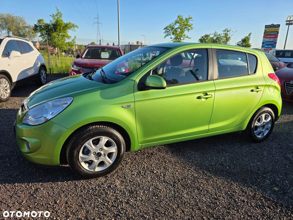 Hyundai i20 1.2 FIFA WM Edition - 25