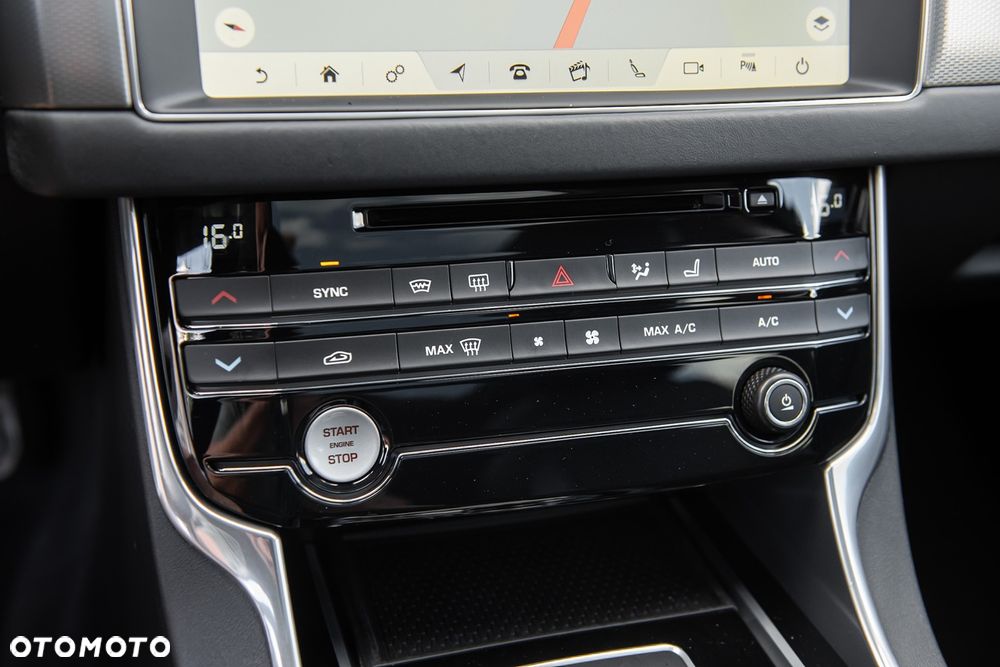 Jaguar XF 25d AWD Prestige - 26
