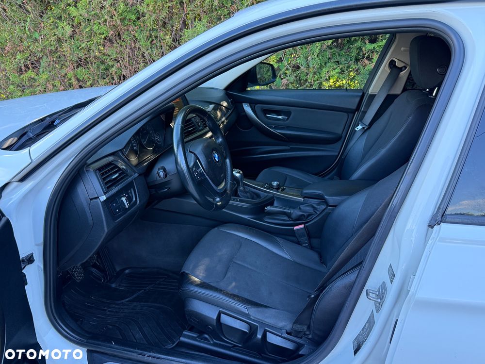BMW Seria 3 318d Modern Line - 12