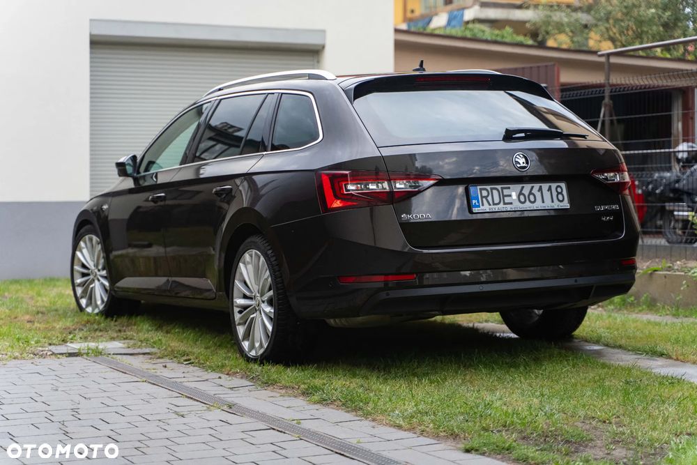 Skoda Superb 2.0 TDI SCR 4x4 L&K DSG - 9