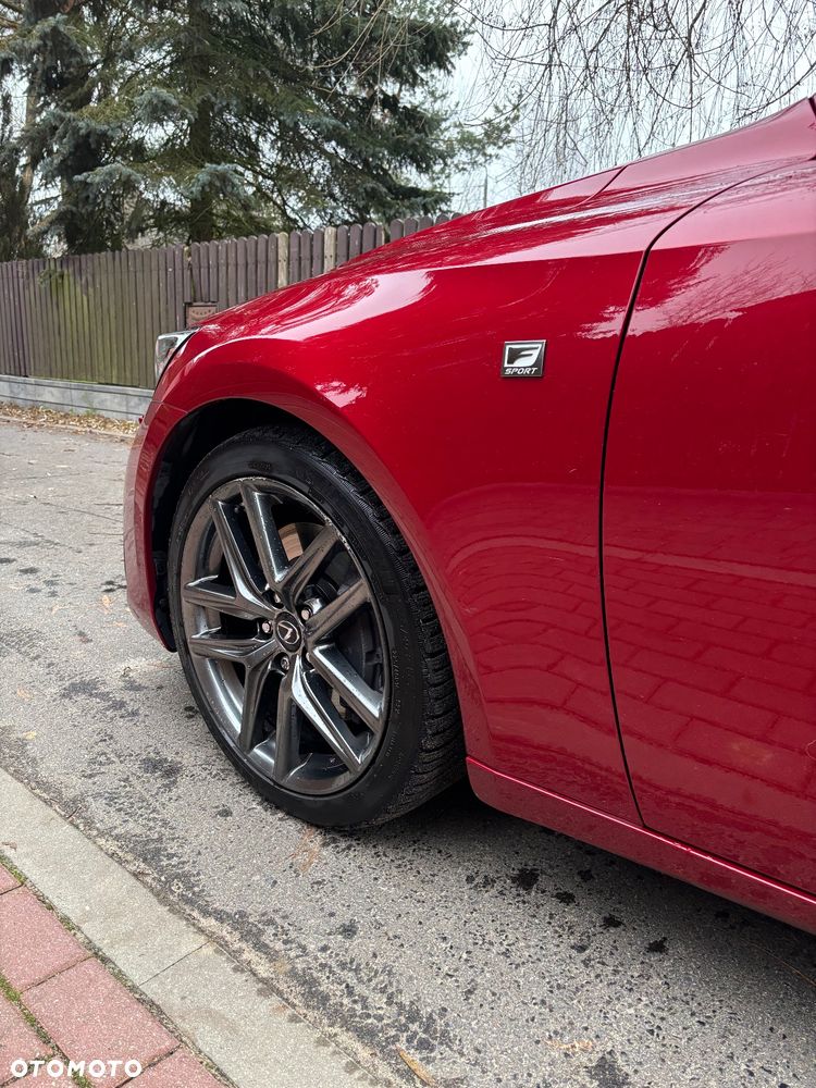 Lexus IS 200t / 300 F Sport - 20
