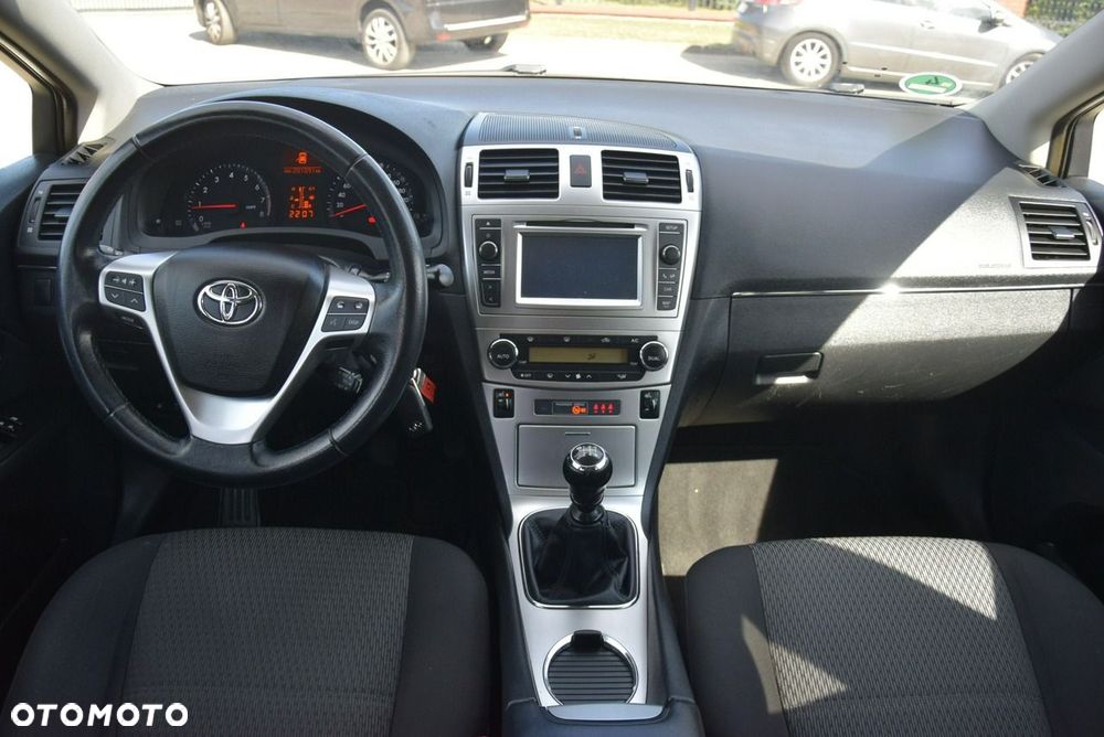 Toyota Avensis 1.8 Prestige - 32