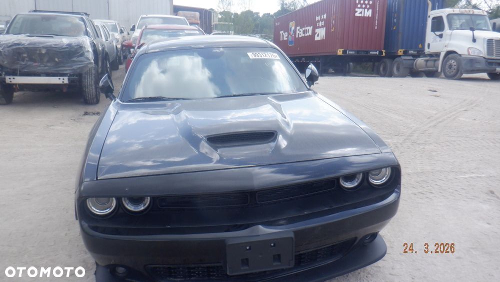 Dodge Challenger - 9