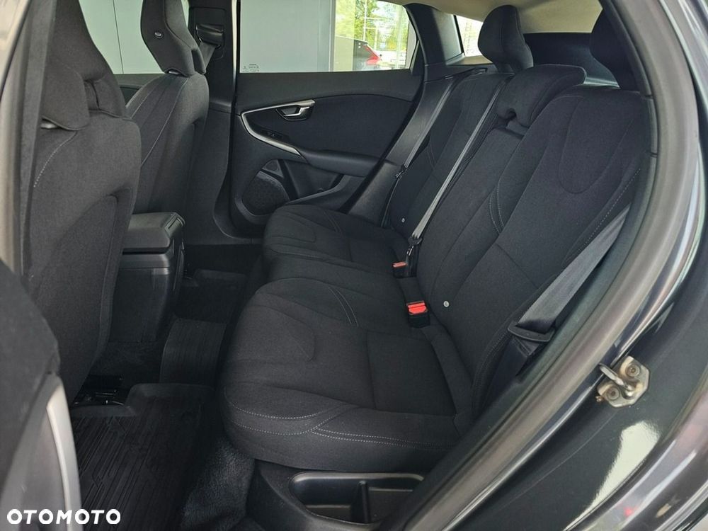 Volvo V40 D2 Momentum - 29