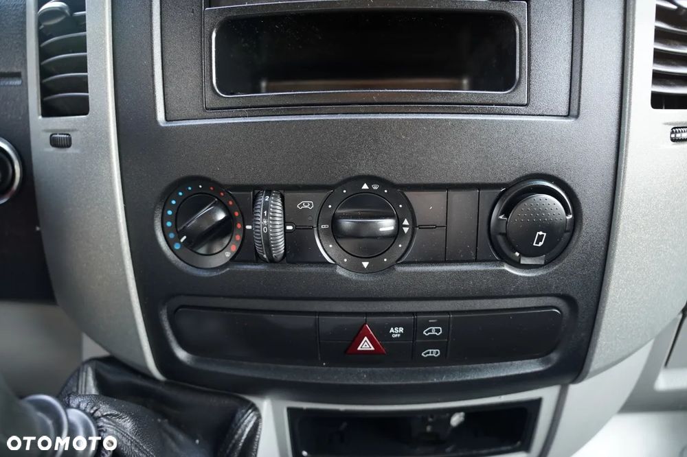 Mercedes-Benz SPRINTER 310 CDI / BRYGADÓWKA  7 MIEJSC / MANUAL / BLASZAK / FURGON - 30
