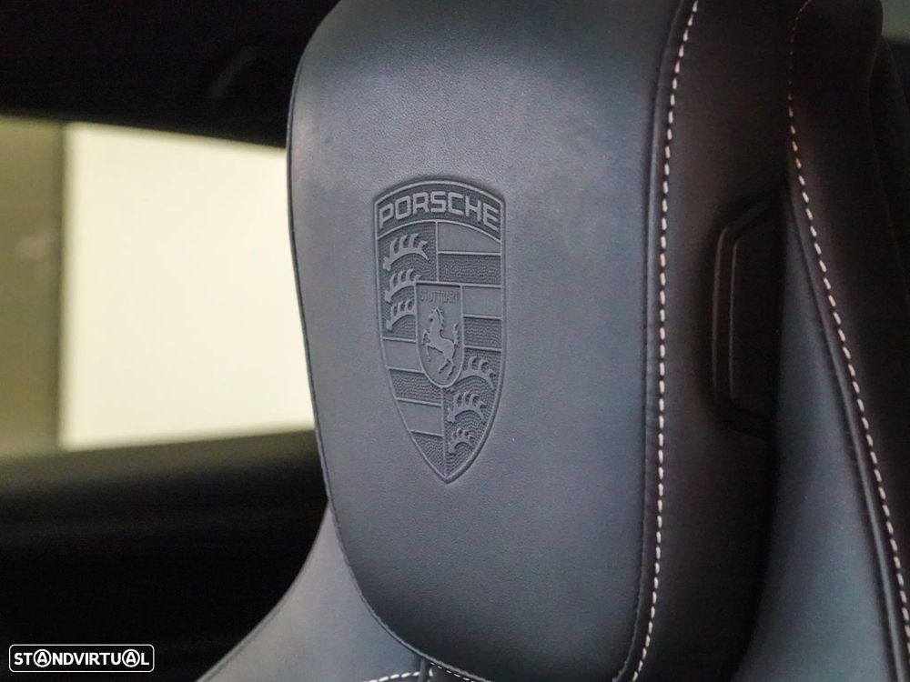Porsche Taycan Cross Turismo 4 - 34