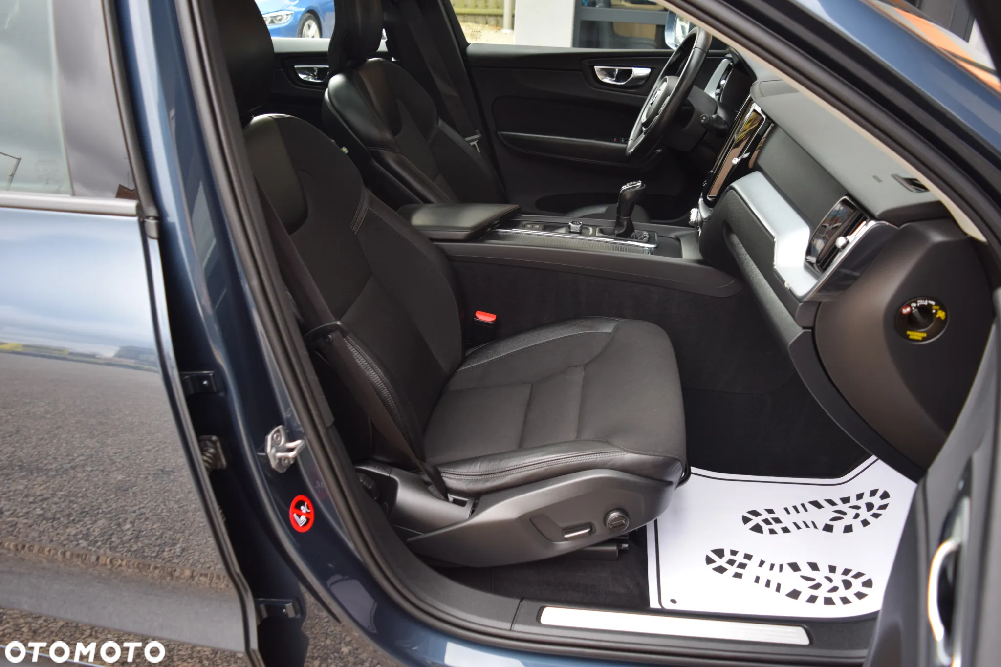 Volvo XC 60 D3 Momentum Pro - 36