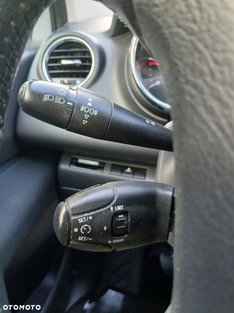 Peugeot 3008 1.6 HDi Access - 16