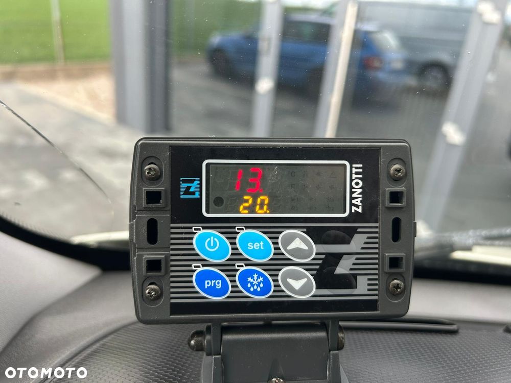 Iveco Daily 40C15 3.0 HPI Chłodnia 7 palet **Podłączenie 230V**Klima**Sprowadzony**Super stan**2014R** - 19