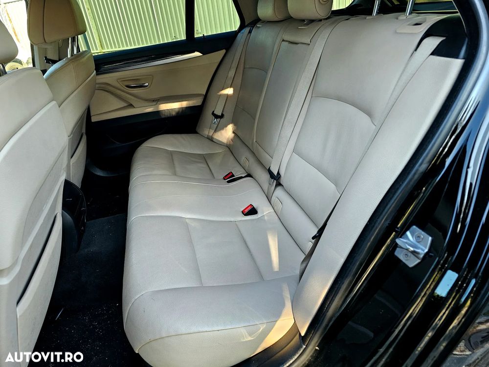 BMW Seria 5 520i Touring Aut. - 9