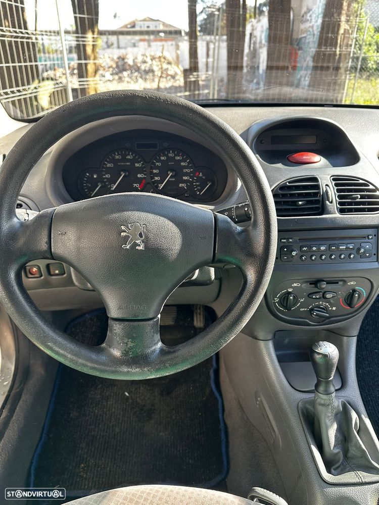 Peugeot 206 1.1 XT - 3