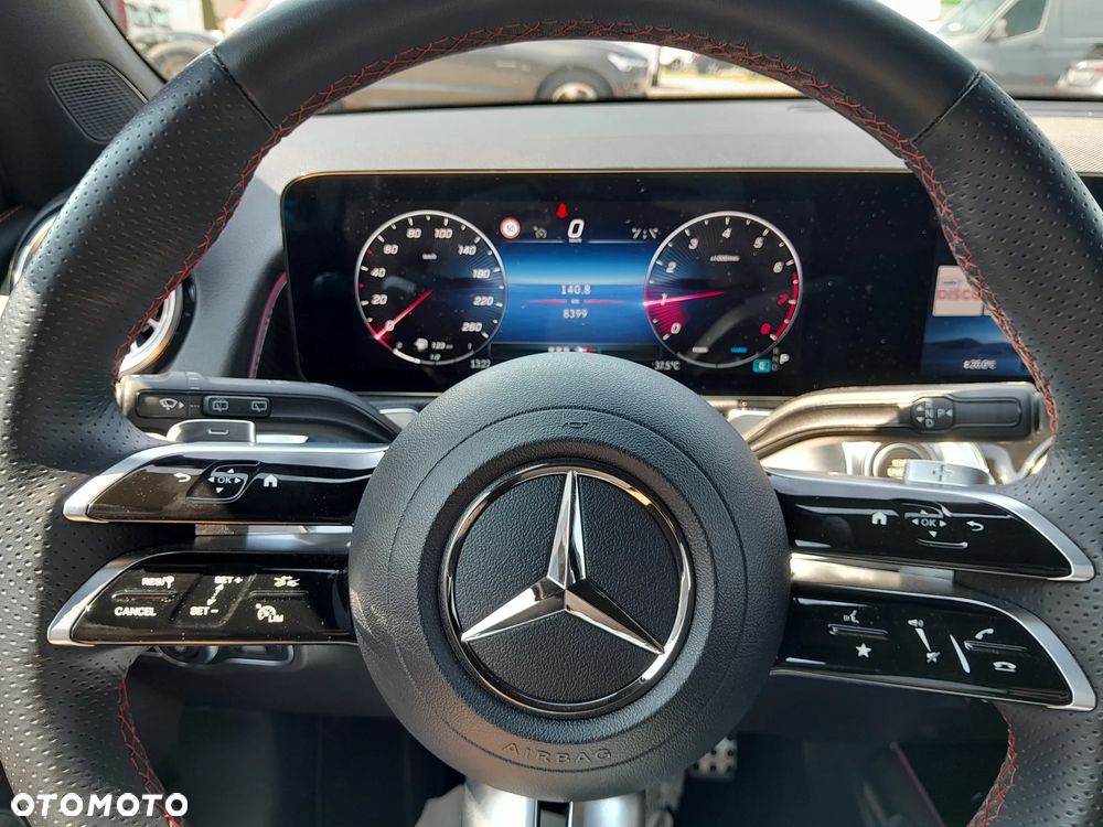 Mercedes-Benz GLB 200 AMG Line 7G-DCT - 12