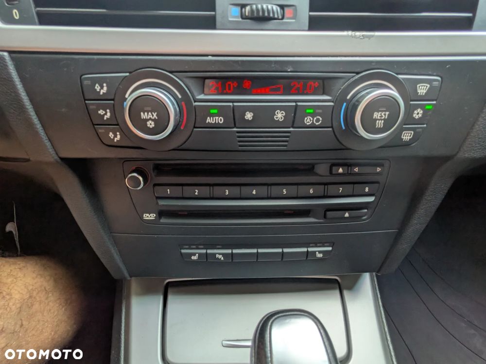BMW Seria 3 325i - 24