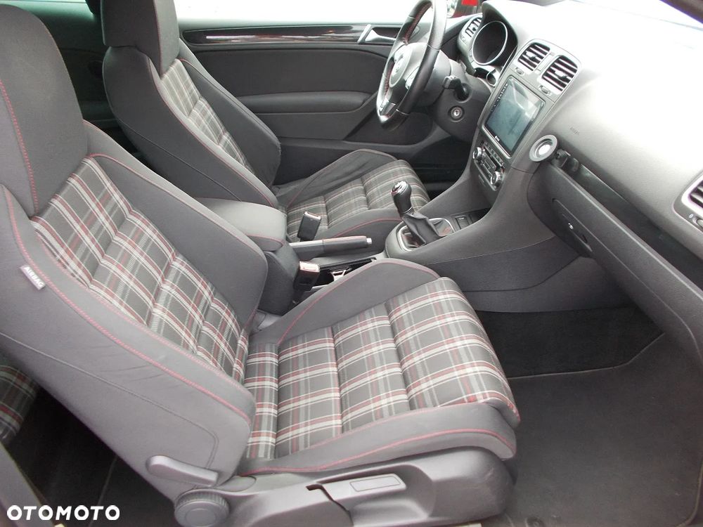 Volkswagen Golf 2.0 GTI - 11