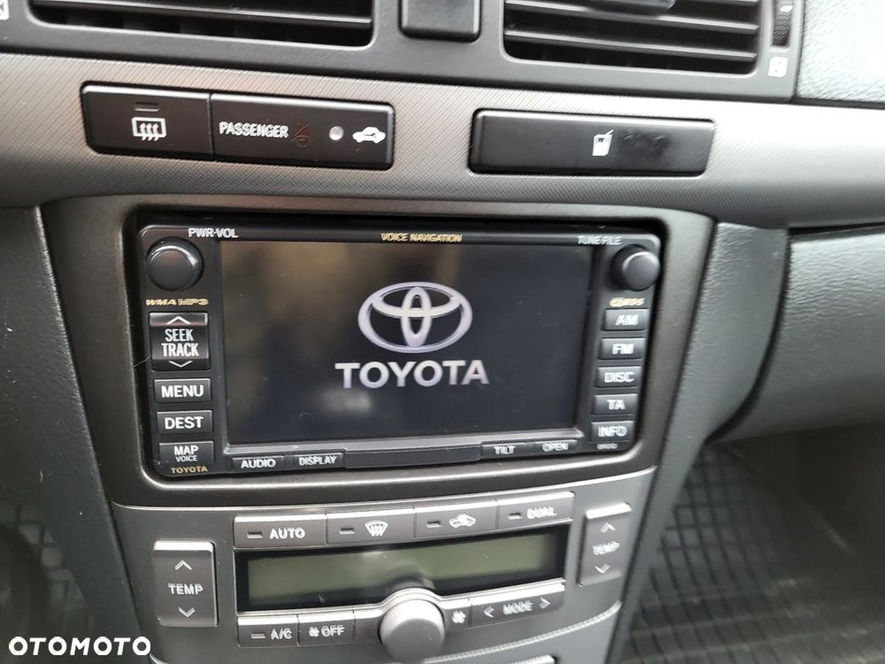 Toyota Avensis 1.8 VVT-i Executive - 8