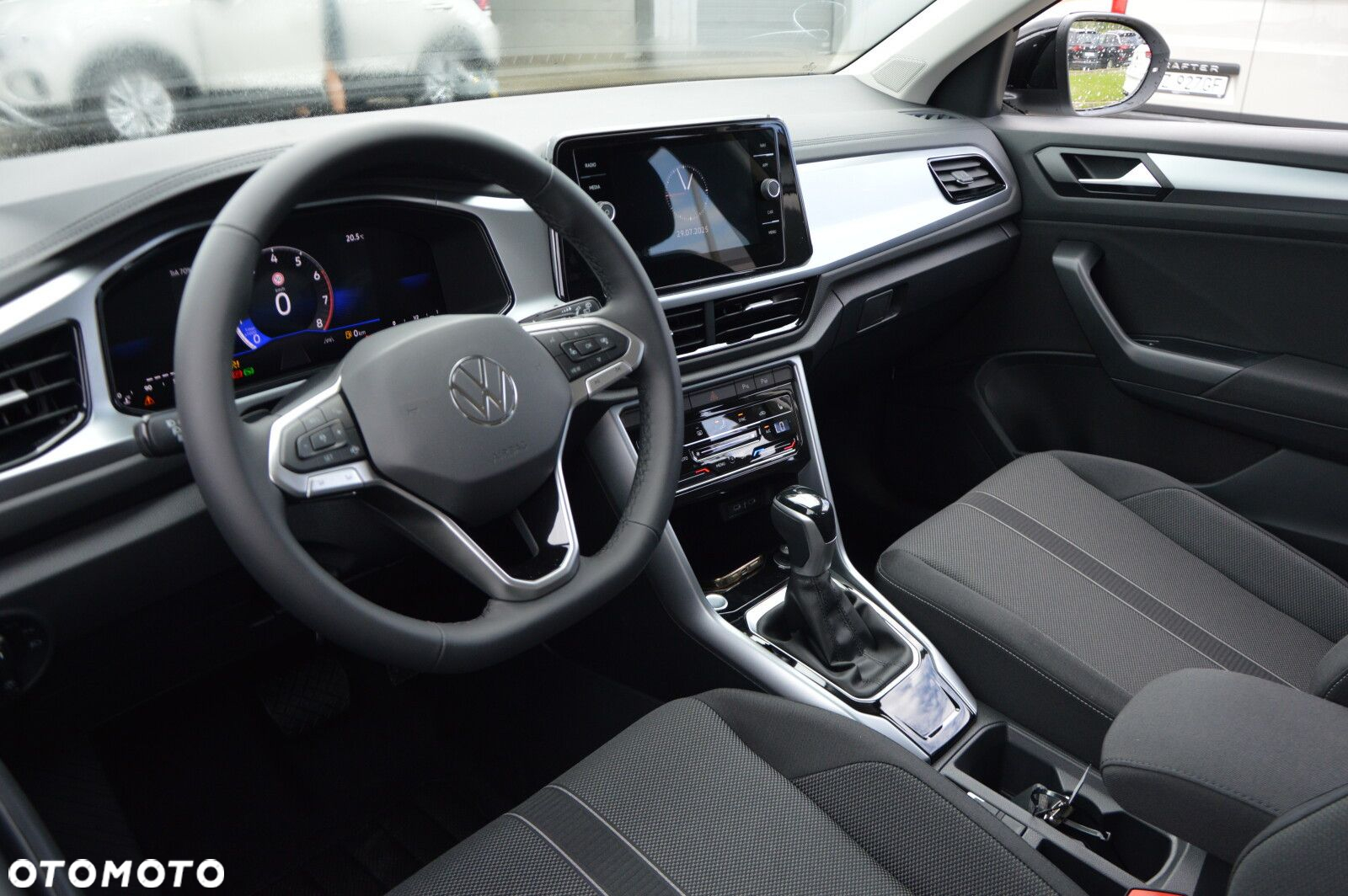 Volkswagen T-Roc - 10