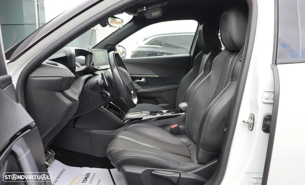 Peugeot 2008 1.2 PureTech GT EAT8 - 12