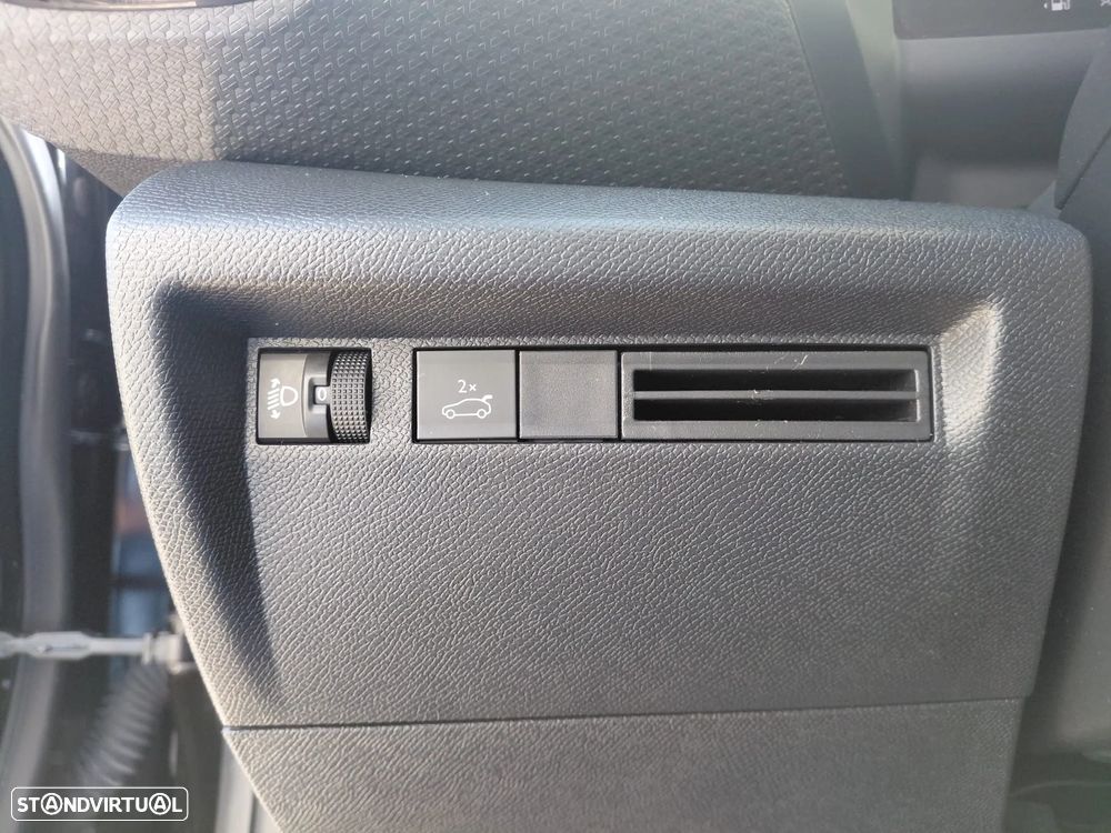 Citroën C4 X 1.2 Hybrid Plus e-DSC6 - 19