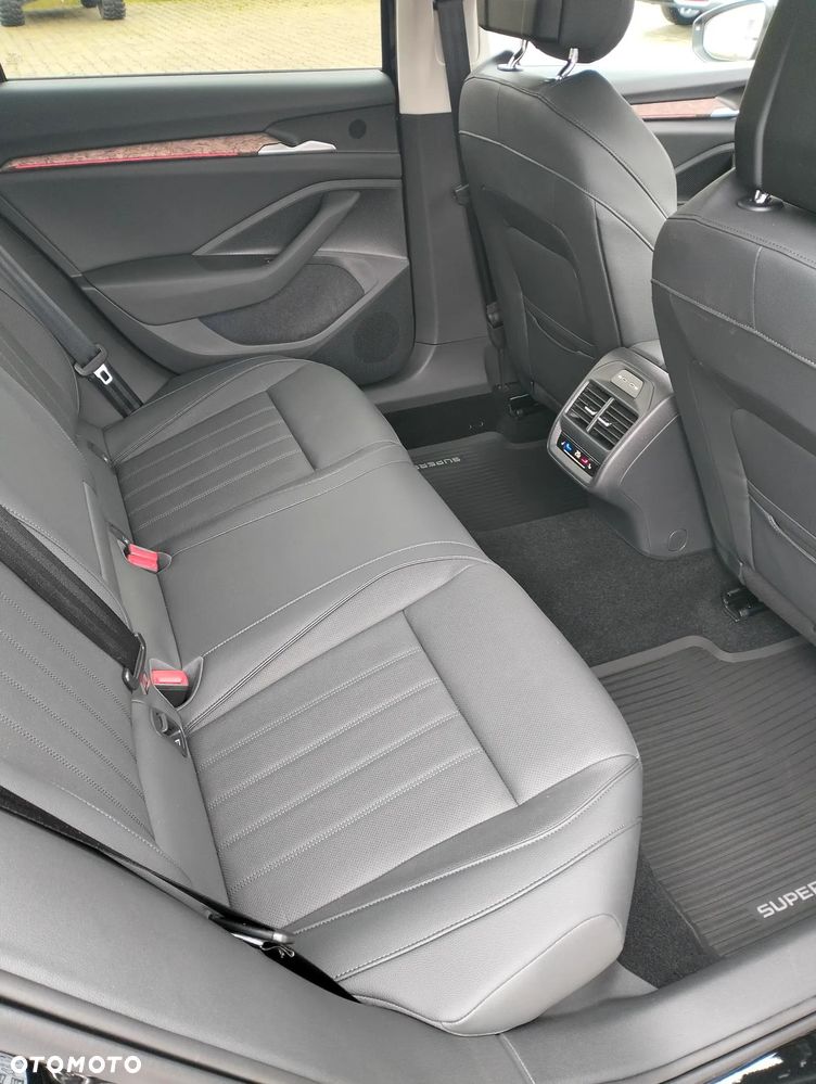 Skoda Superb 2.0 TDI SCR 4x4 L&K DSG - 18