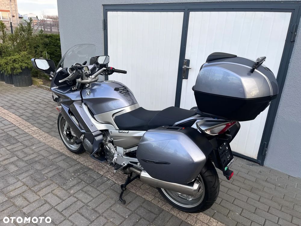 Yamaha FJR - 13