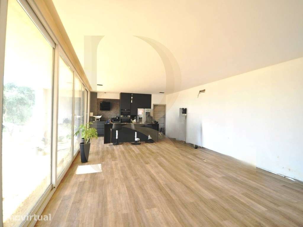 Moradia Isolada T5 na Vila Alegre - Fernão Ferro - Grande imagem: 4/17