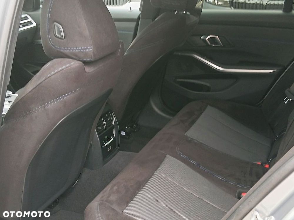 BMW Seria 3 318d mHEV M Sport - 14