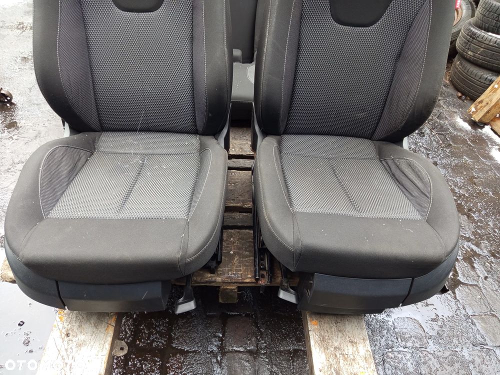 KOMPLET FOTELI  SEAT LEON II 09 - 2