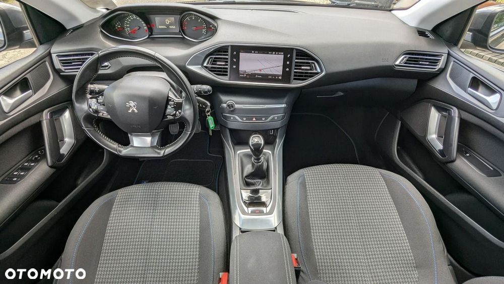 Peugeot 308 - 23