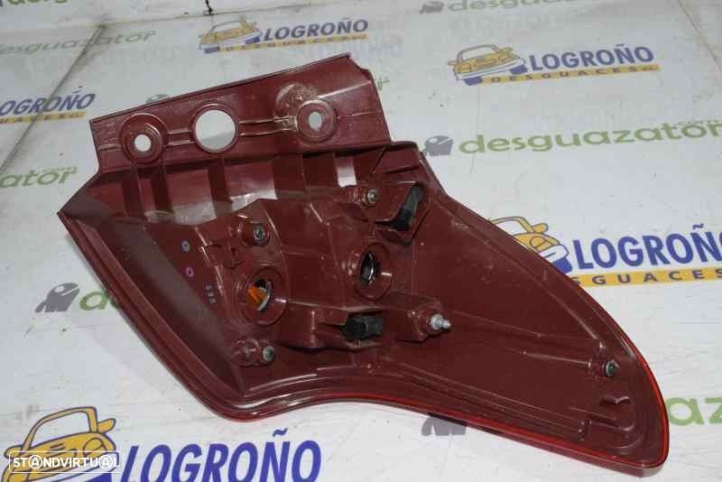 FAROLIM TRASEIRO ESQUERDO TOYOTA RAV 4 IV 2015 -8156142171 - 3