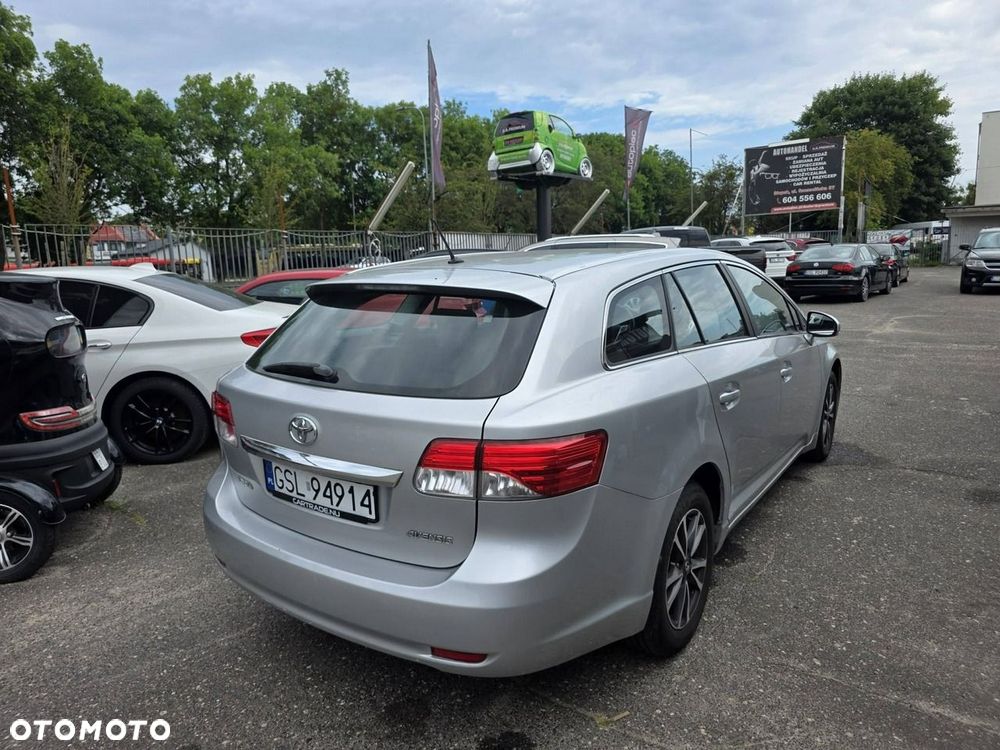 Toyota Avensis 2.0 Premium EU5 - 5