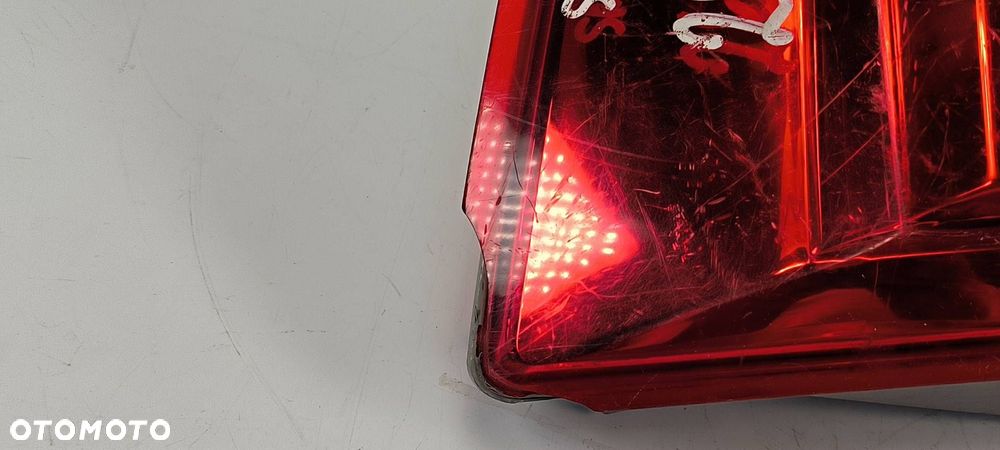 LAMPA PRAWA TYŁ SKODA OCTAVIA III 5E9945096A - 4