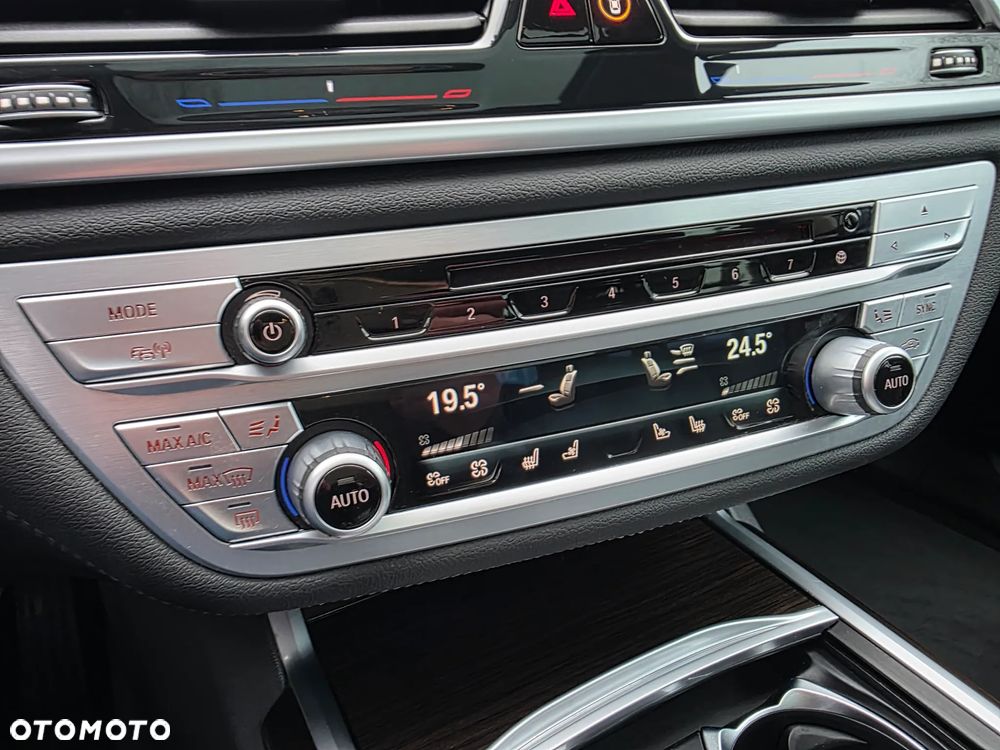 BMW Seria 7 730d xDrive - 23