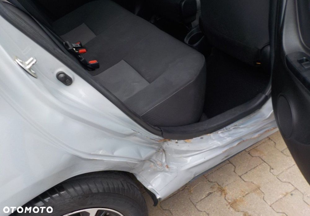 Toyota Yaris - 21