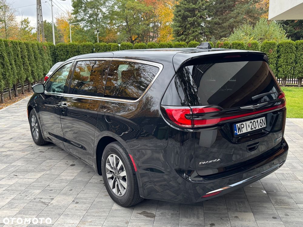 Chrysler Pacifica - 3