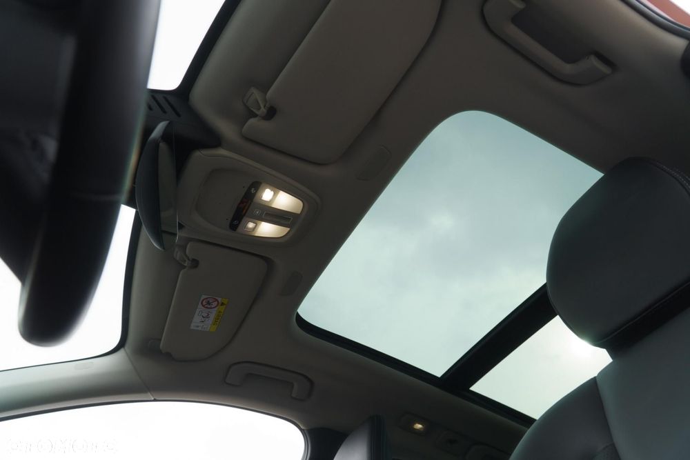 Volvo XC 60 T6 Plug-In Hybrid AWD Plus Dark - 32