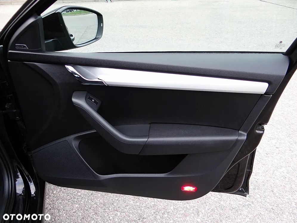 Skoda Octavia 1.8 TSI 4x4 DSG Style - 28