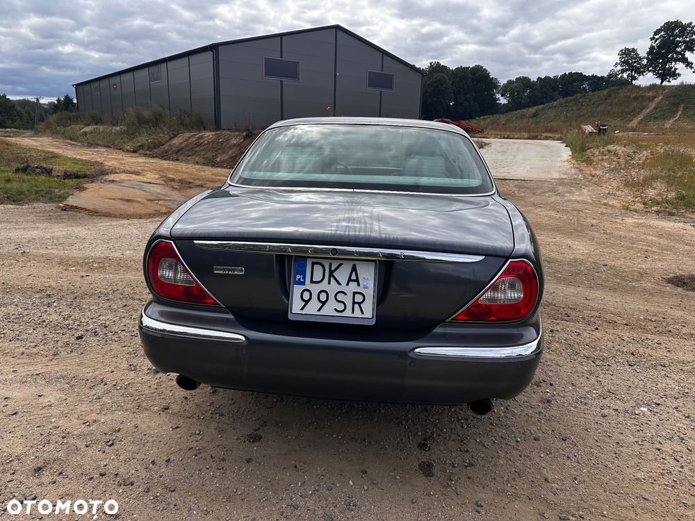 Jaguar XJ XJ8 4.2 - 12