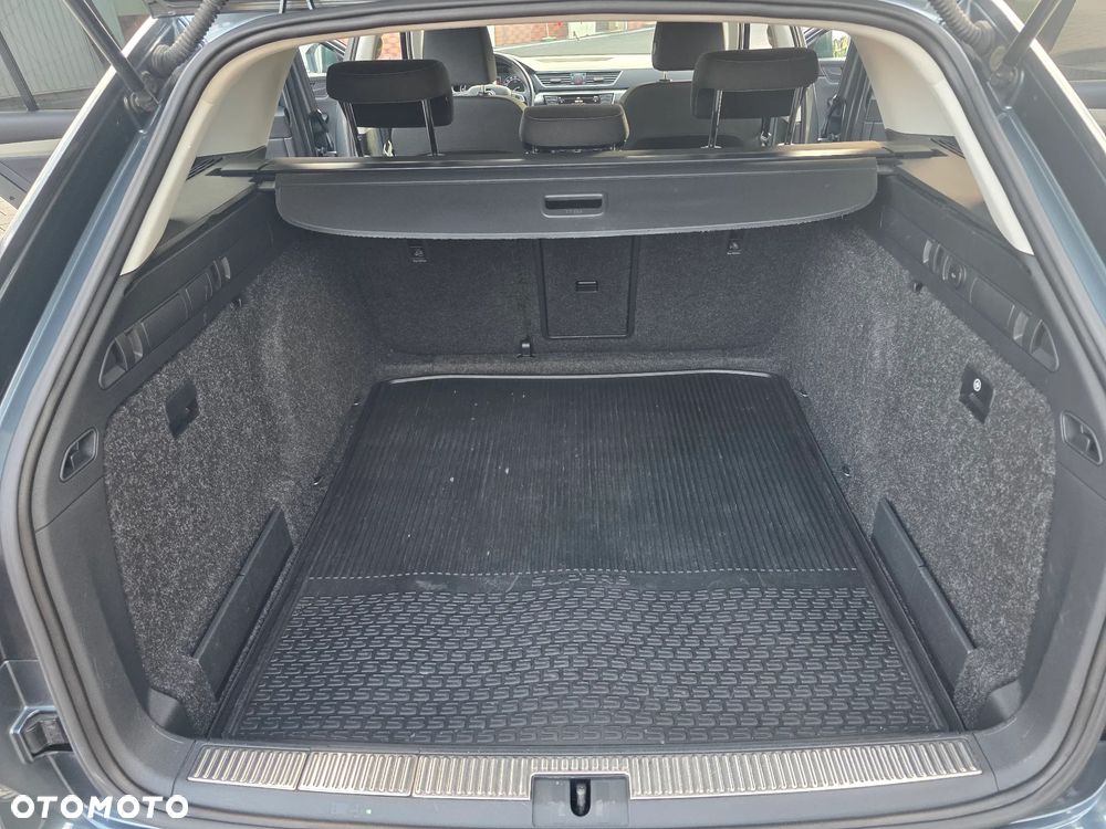 Skoda Superb 2.0 TDI Active DSG - 24