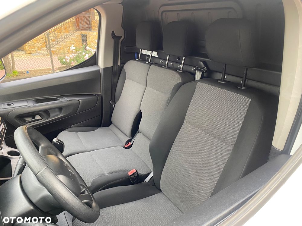 Peugeot PARTNER 1.6HDI 3-osobowy zakupiony w salonie w Rzeszowie - 25