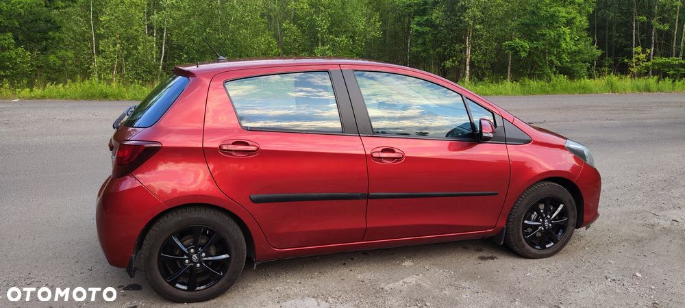 Toyota Yaris 1.33 Premium EU6 - 1